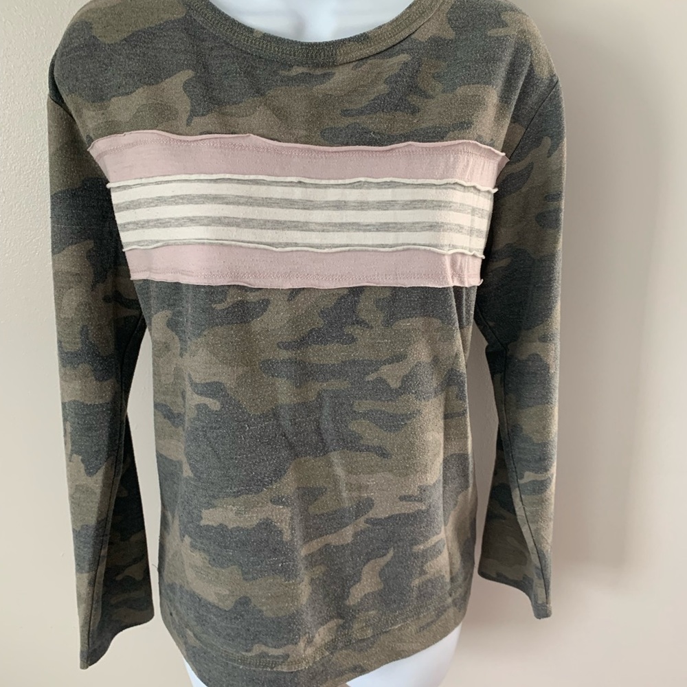 Maurice’s Camo Crew Neck - Picture 2 of 14